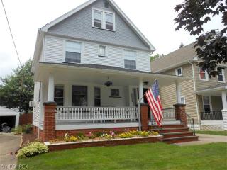 2634 124th St, Cleveland, OH 44120-1445