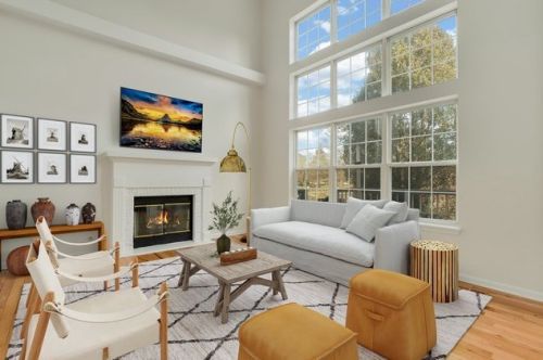 1715 Village Ct, Bull Valley, IL 60014-2010