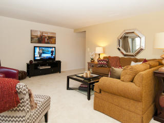 6025 Roland Ave, Baltimore MD  21210-1199 exterior