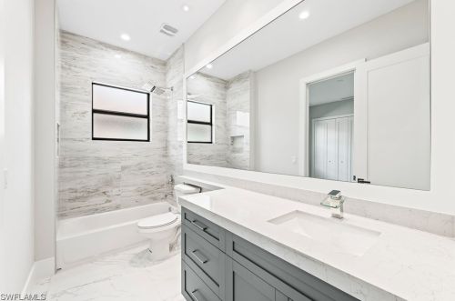 555 99 Ave, Naples FL 34108-2227 exterior