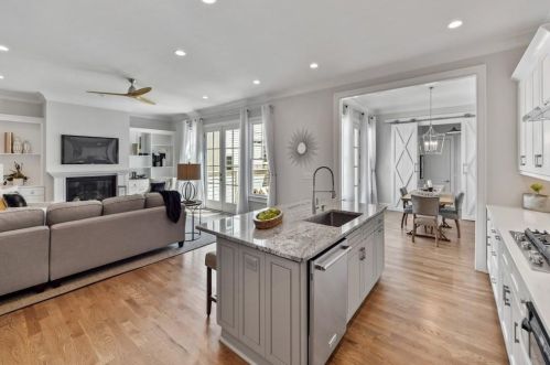 2517 Ellijay Dr, Atlanta GA  30319-3472 exterior