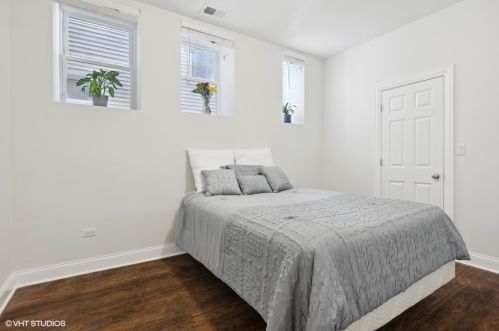 2425 Pensacola Ave, Chicago IL  60618-1607 exterior