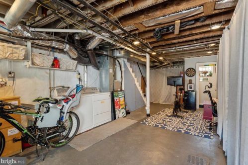 3333 Bowman St, Philadelphia PA 19129-1508 exterior