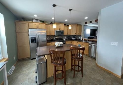 513 Apollo Way, Madison WI  53718-2901 exterior