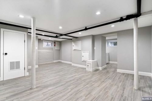 72 Hughes St, Maplewood NJ  07040-3304 exterior