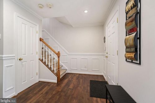 4659 Lambert Dr, Alexandria VA  22311-4942 exterior