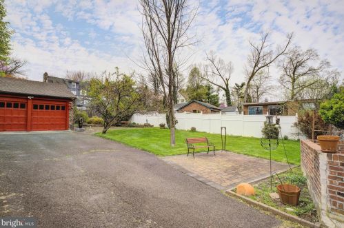 5 Cadwalader Dr, Trenton NJ 08618-3301 exterior