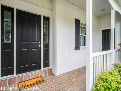 1024 Robinhood Dr, Meskegon, MI 49445-2074