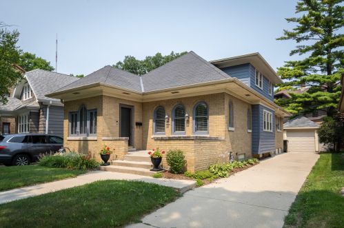 1416 Olive St, Milwaukee, WI 53211-1828