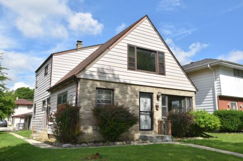 5813 93rd St, Milwaukee WI 53225-2712 exterior