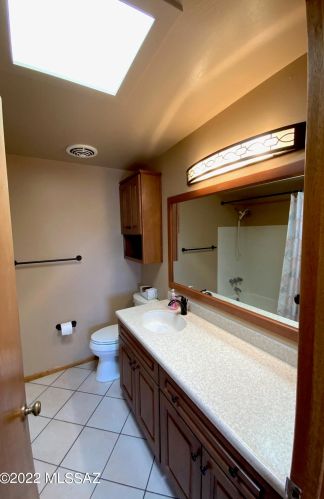 8771 Baker St, Tucson AZ 85710-2617 exterior