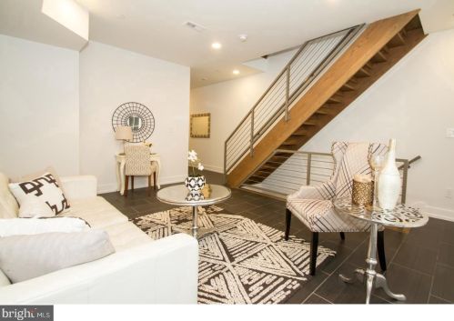 118 Ellsworth St, Philadelphia PA  19147-5408 exterior