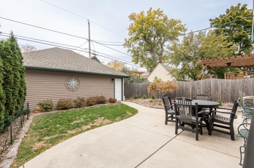 2905 Hackett Ave, Milwaukee WI 53211-3442 exterior