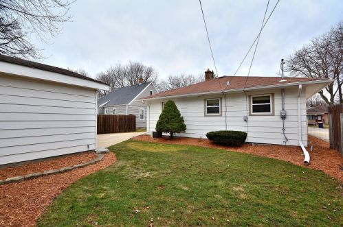 1000 111, Milwaukee WI 53214-2358 exterior