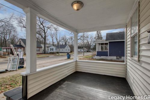 3125 6th St, Meskegon MI  49444-2844 exterior