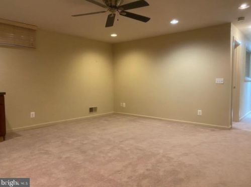 8108 Appalachian Ter, Rockville MD 20854-4050 exterior