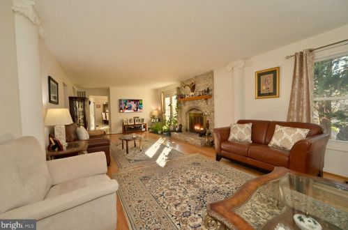 17218 Amity Dr, Rockville MD 20855-2578 exterior