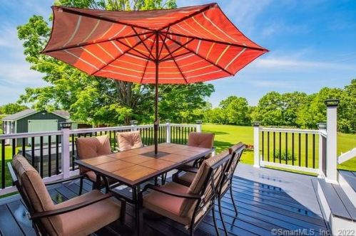 54 Kibbe Rd, Ellington CT 06029-2511 exterior