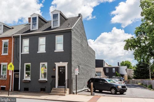 833 Queen St, Lancaster, PA 17603-5817