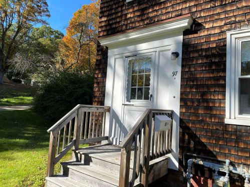 97 4 St, Dover NH 03820-2985 exterior
