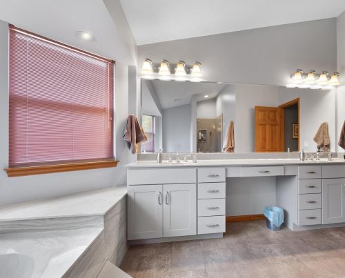 7545 Shadybridge Dr, Saint Louis MO 63129-6226 exterior