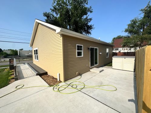 180 Houston Ave, Meskegon MI 49441-1950 exterior