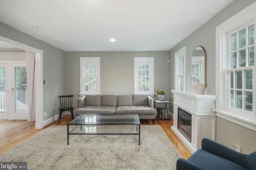 400 Beechwood Ave, Tavistock NJ 08033-1105 exterior