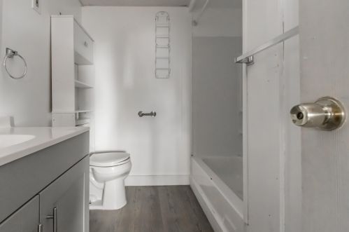 1435 Forest Ave, Portland ME 04103-3385 exterior