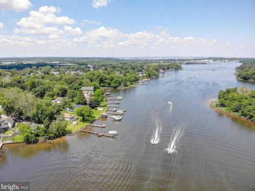 1064 Bell Ave, Glen Burnie MD 21060-6767 exterior