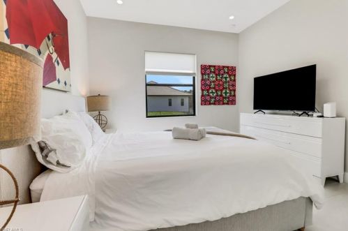 653 23 St, Naples FL 34117-1830 exterior