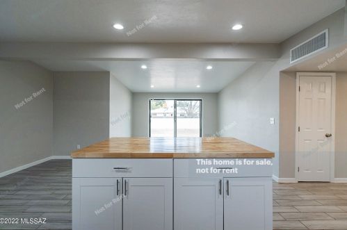 6161 15th St, Tucson AZ 85701-2417 exterior