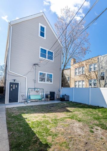 4856 Byron St, Chicago IL 60641-2604 exterior