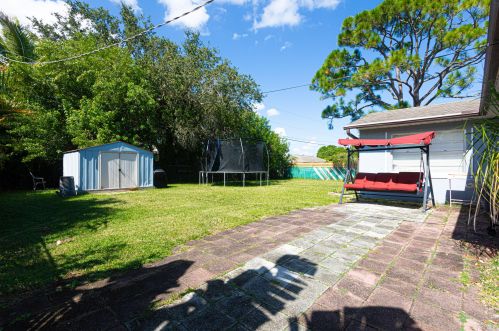 1248 Ladner St, Fort Pierce FL  34983-2571 exterior