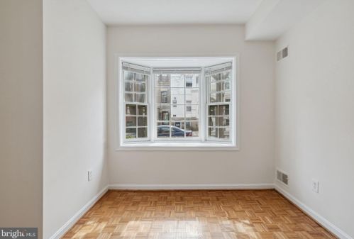 1737 Corcoran St, Washington DC 20009-2471 exterior