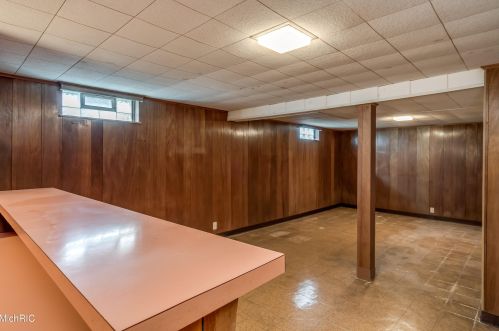 1423 Parkhurst Ave, Grand Rapids MI 49504-2646 exterior