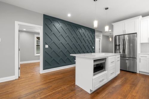 8009 Bishop St, Chicago IL 60620-3852 exterior