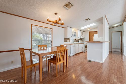 9390 Henry St, Tucson, AZ 85735-1703