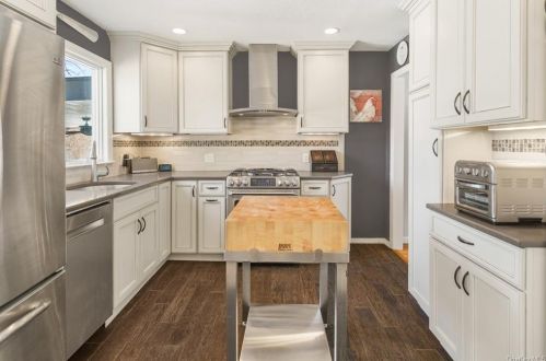 253 Cottage Rd, Valley Cottage NY 10989-2426 exterior