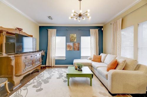 604 Fletcher St, Austin TX 78704-5031 exterior