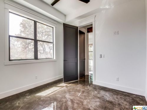 340 Warbler Dr, Spring Branch TX 78070-5064 exterior