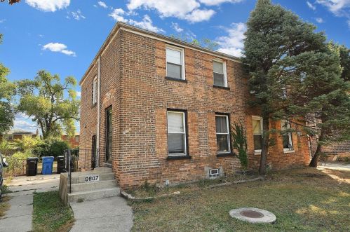 9807 Yates Blvd, Chicago, IL 60617-5362