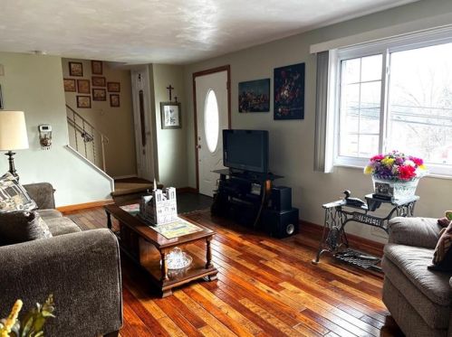 1477 Prospect Rd, Pittsburgh PA 15227-3733 exterior