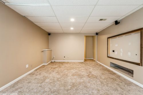 237 Burning Bush Trl, Bull Valley IL 60012-3652 exterior