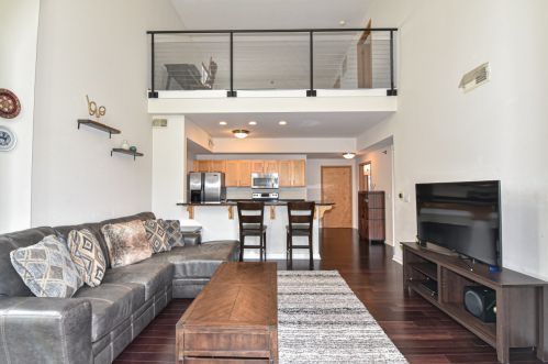 2121 Kinnickinnic Ave, Milwaukee WI  53207-1327 exterior