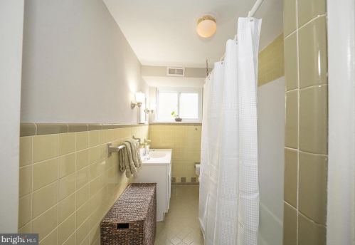 1309 Dickinson St, Philadelphia PA 19147-6221 exterior