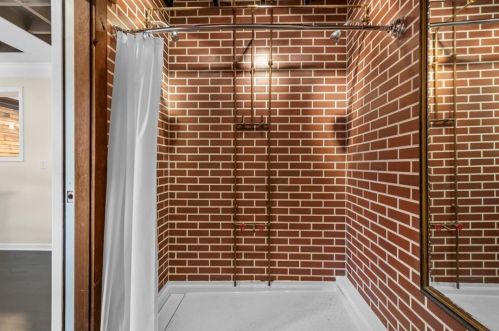 511 Shelbourne Ave, Pittsburgh PA 15221-2617 exterior