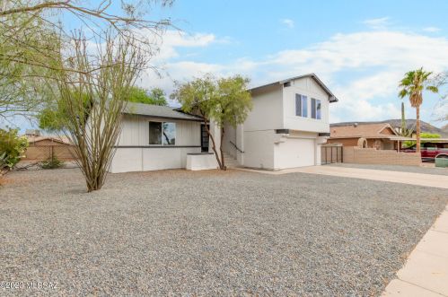 7631 Calle Del Lago, Tucson, AZ 85746-8331