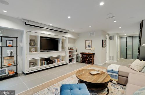 970-74 Leithgow St, Philadelphia PA  19123-1440 exterior