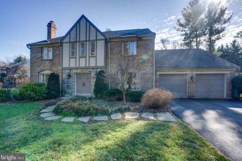 1077 Spring Hill Rd, Mc Lean, VA 22102-2304