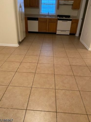 41 Wainwright St, Newark NJ  07112-1333 exterior